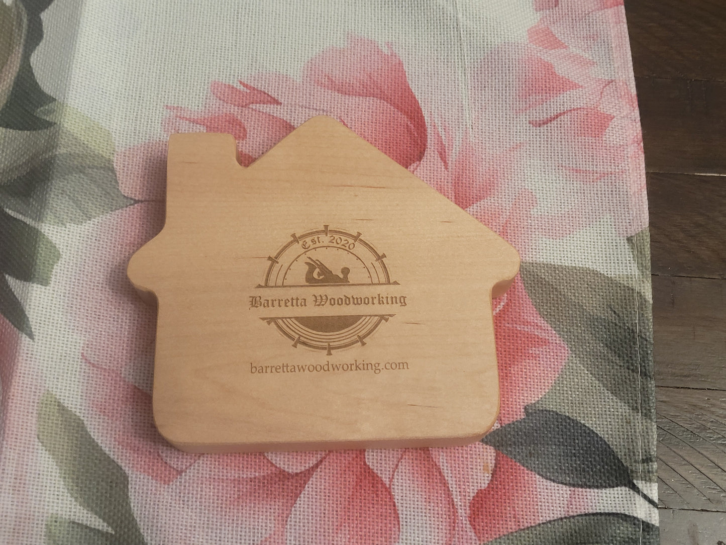 Custom Engraved Hardwood Entry Hall Key Valet Tray w/Two Engraved Leather and Wood Keychains